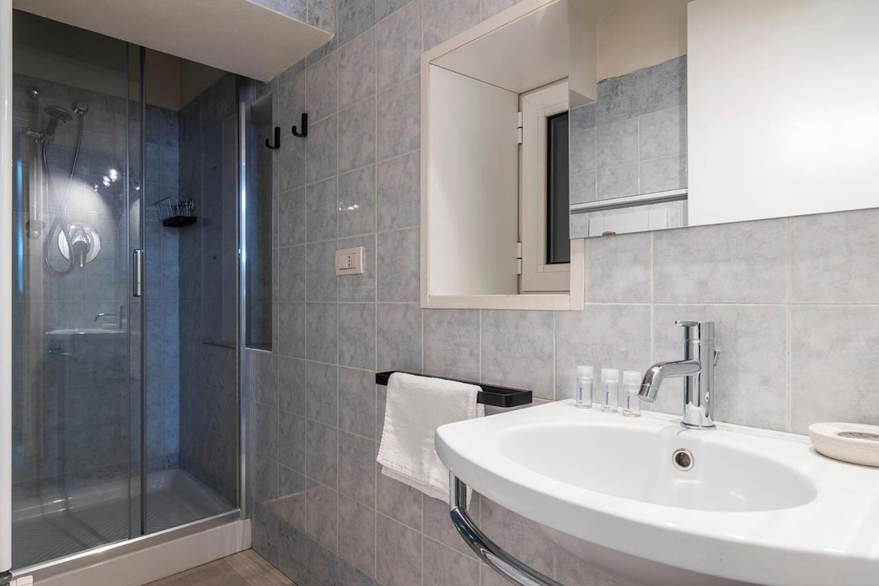 Easyhomes Duomo View Milan Bagian luar foto